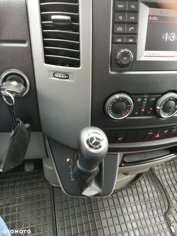 Mercedes-Benz Sprinter - 12
