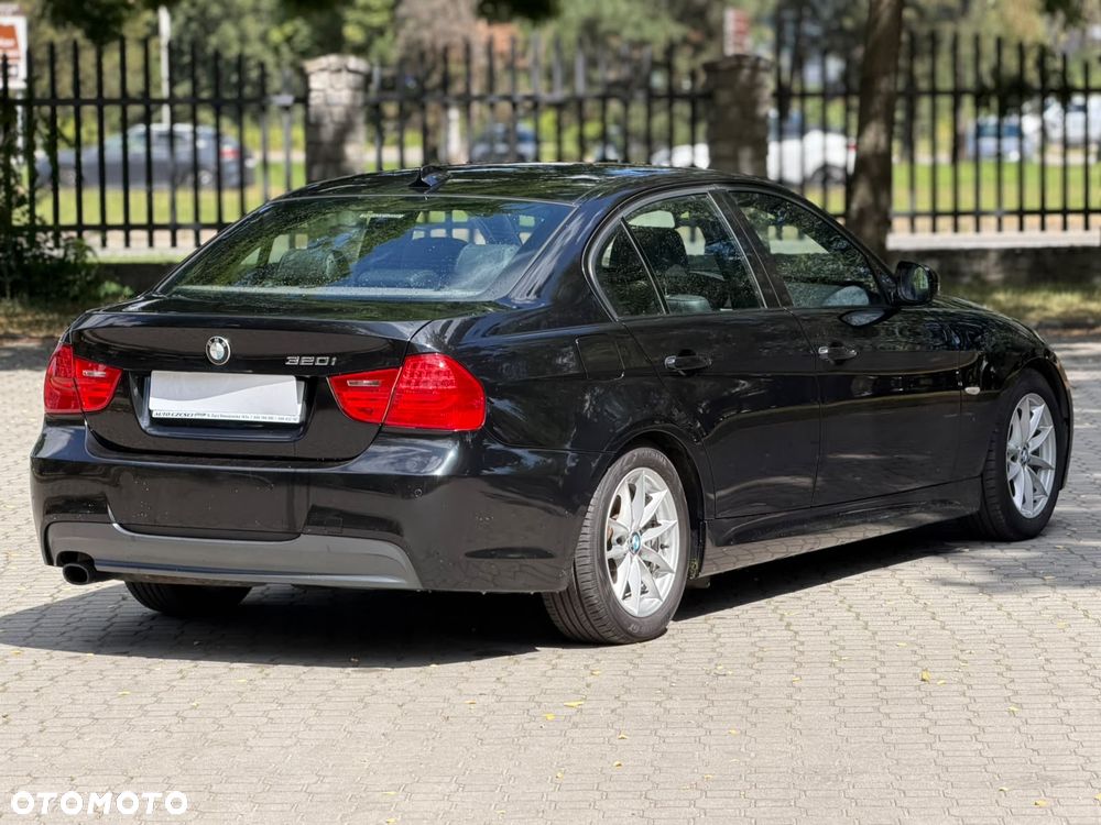 BMW Seria 3 320i - 7