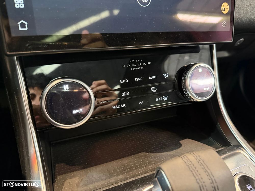 Jaguar XF 2.0 D200 R-Dynamic S AWD Aut. — fotografia 29