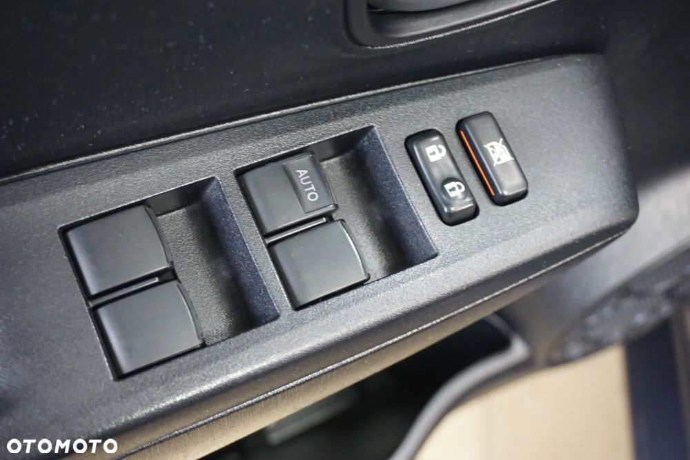 Toyota Yaris 1.0 VVT-i Life - 27