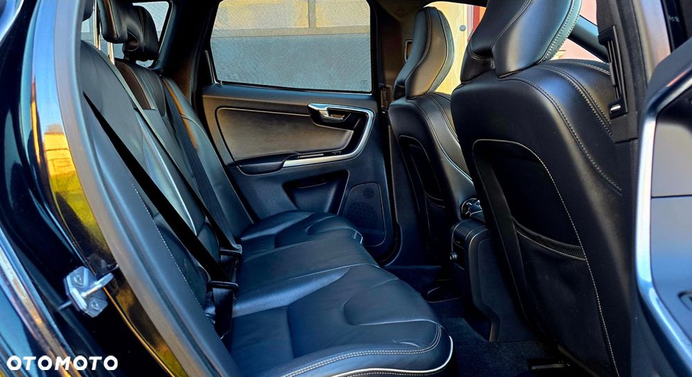 Volvo XC 60 T5 Drive-E R-Design Summum - 18