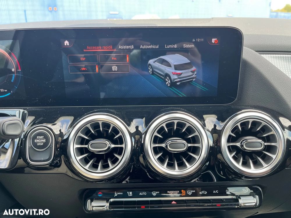 Mercedes-Benz GLA - 25
