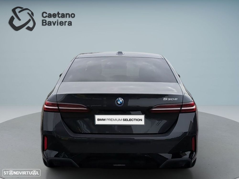 BMW 530 e Pack Desportivo M - 7