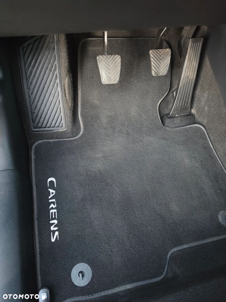 Kia Carens 1.7 CRDi XL 7os - 32