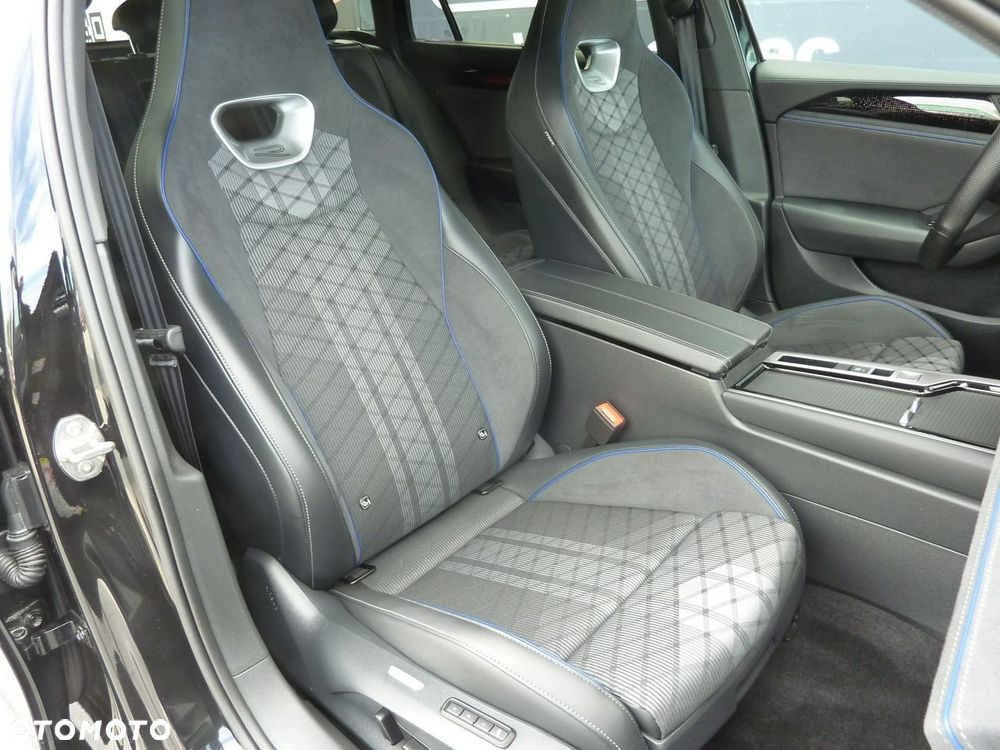 Volkswagen Passat - 15