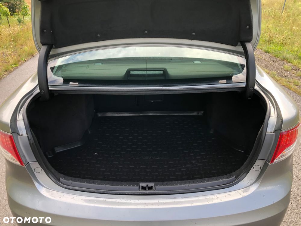 Toyota Avensis 1.8 Active - 19