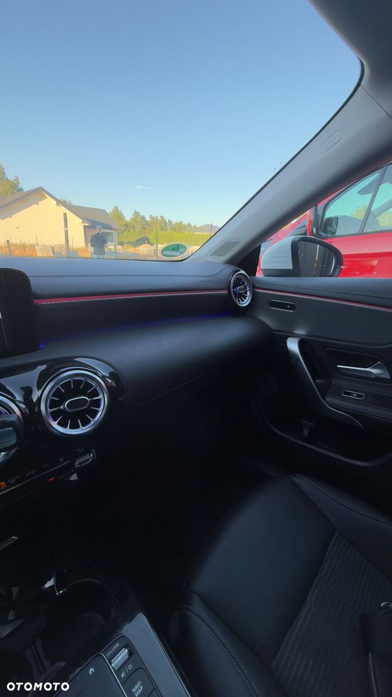 Mercedes-Benz CLA 250 e 8G-DCT AMG Line - 10