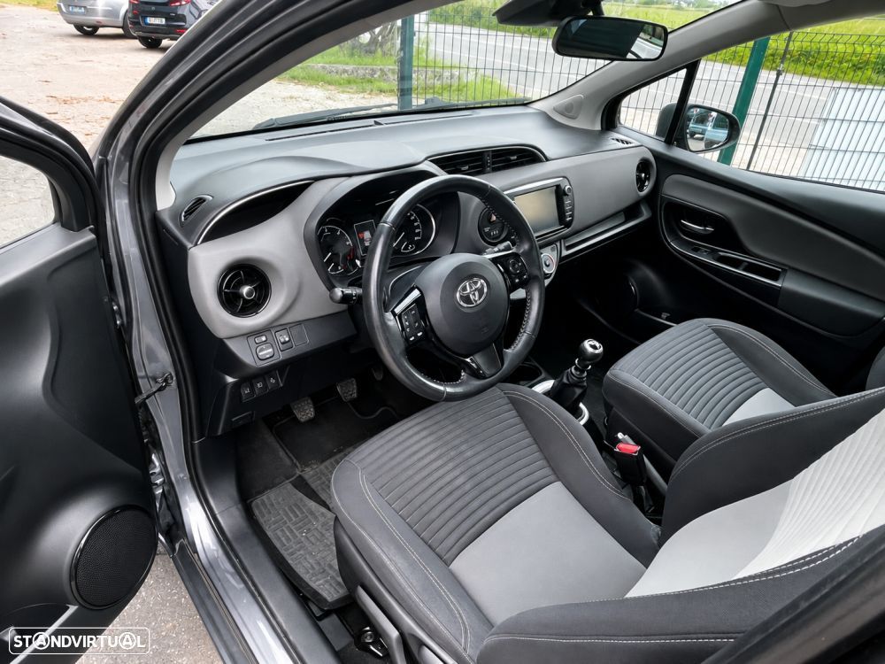 Toyota Yaris 1.4 D-4D Exclusive+P.Techno - 7