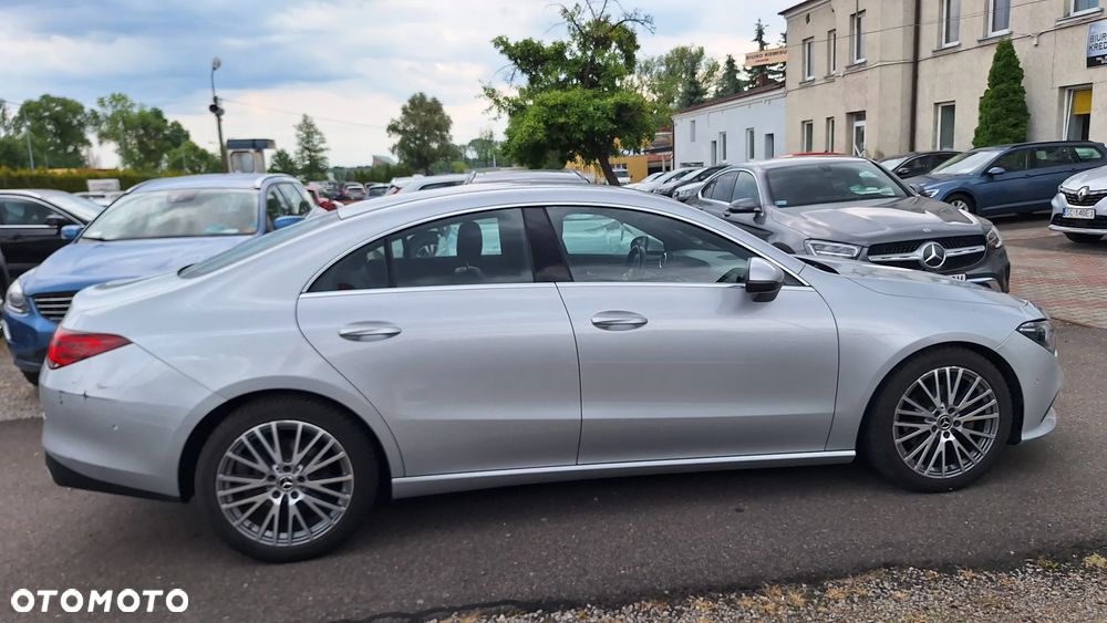 Mercedes-Benz CLA 200 7G-DCT - 4