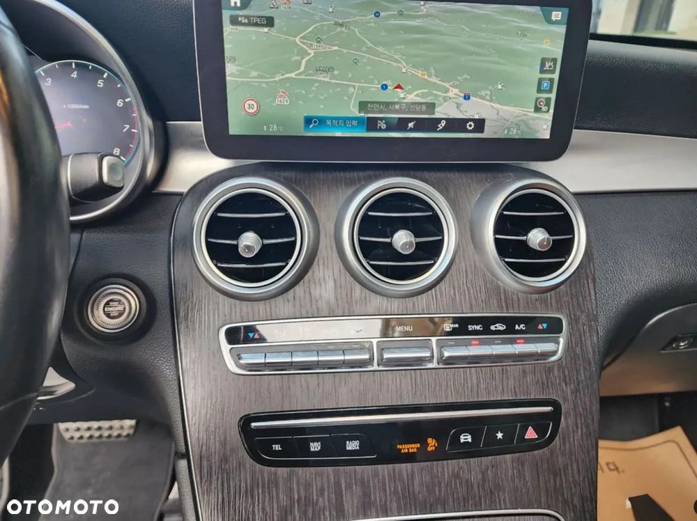 Mercedes-Benz GLC 300 4Matic 9G-TRONIC Exclusive - 15