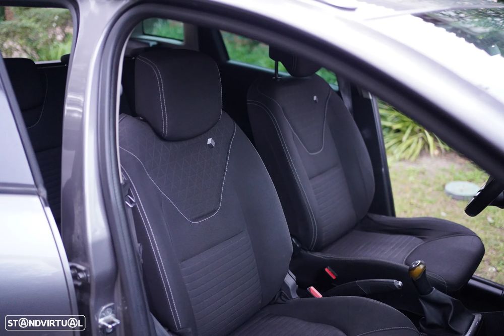 Renault Clio Sport Tourer - 24