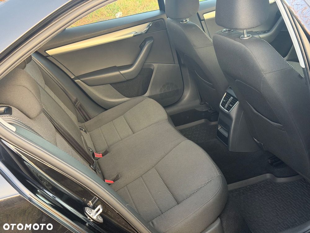 Skoda Octavia 1.4 TSI Ambition - 29