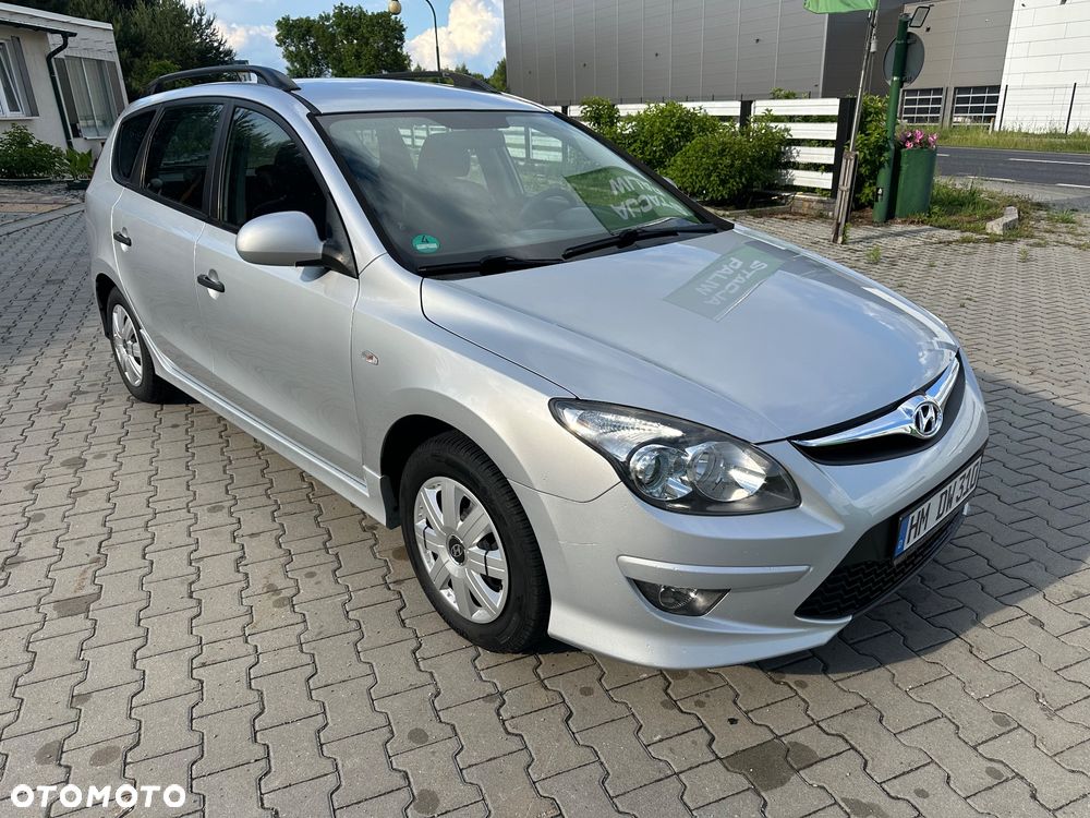 Hyundai i30 1.4 Base + - 21