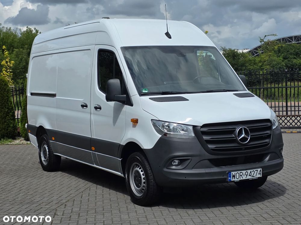Mercedes-Benz Sprinter 317 - 12