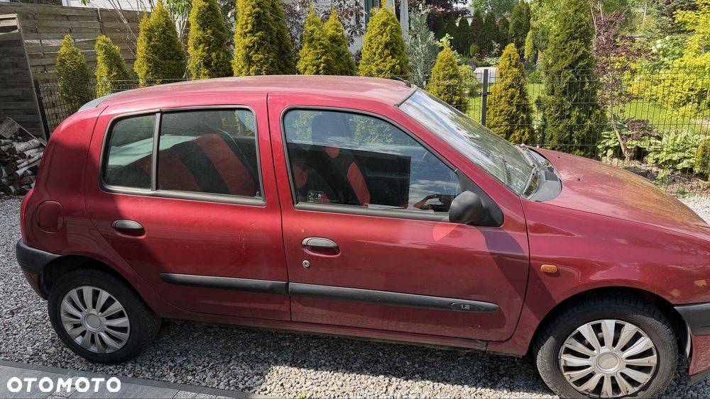 Renault Clio - 6