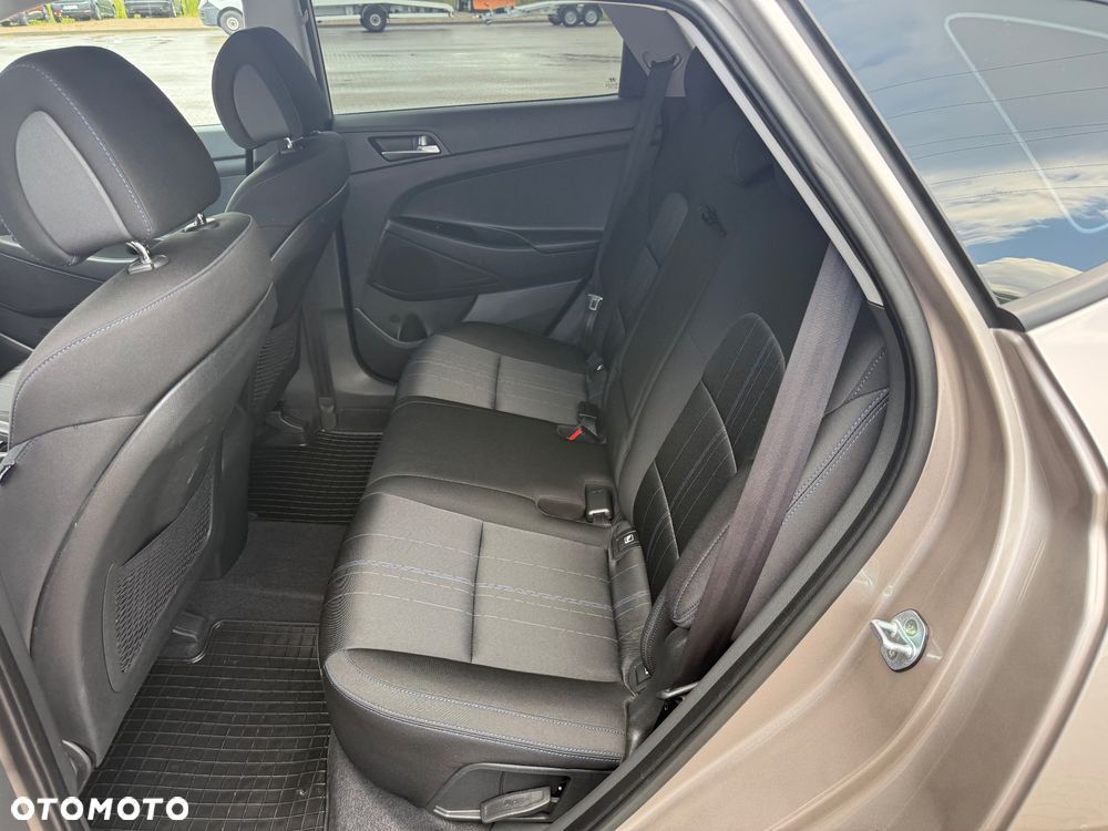 Hyundai Tucson blue 1.7 CRDi 2WD Style - 21