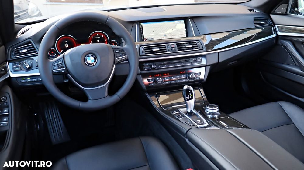 BMW Seria 5 525d Aut. Luxury Line - 11