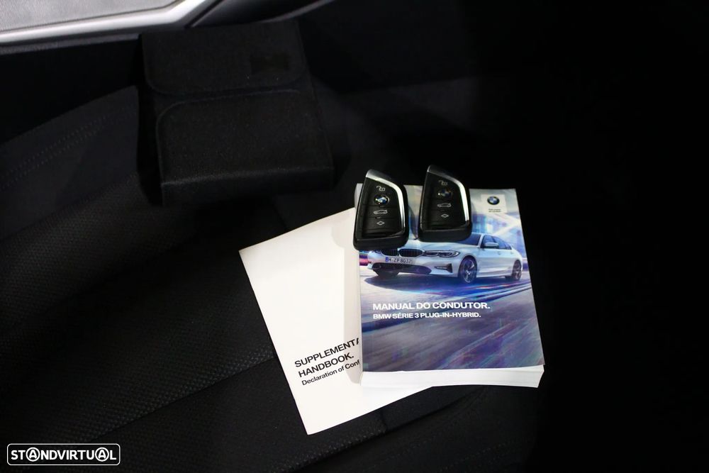 BMW 330 e Auto - 31