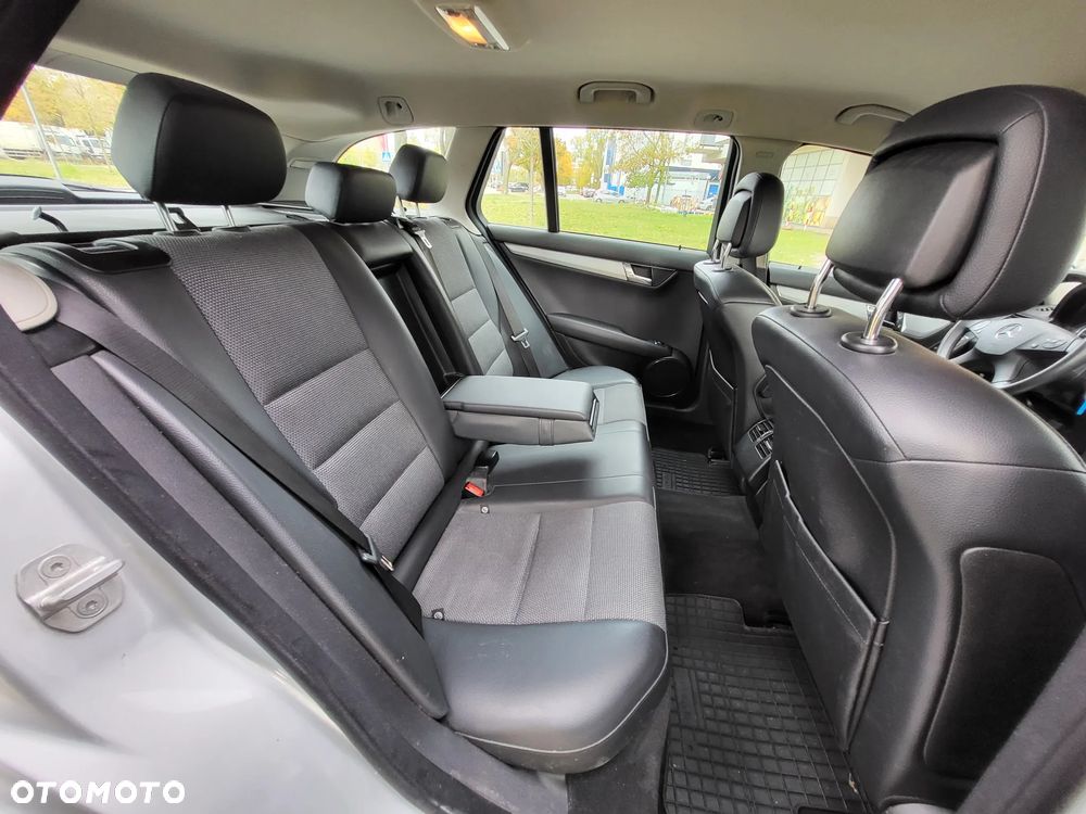 Mercedes-Benz Klasa C 180 K BlueEff Avantgarde - 29