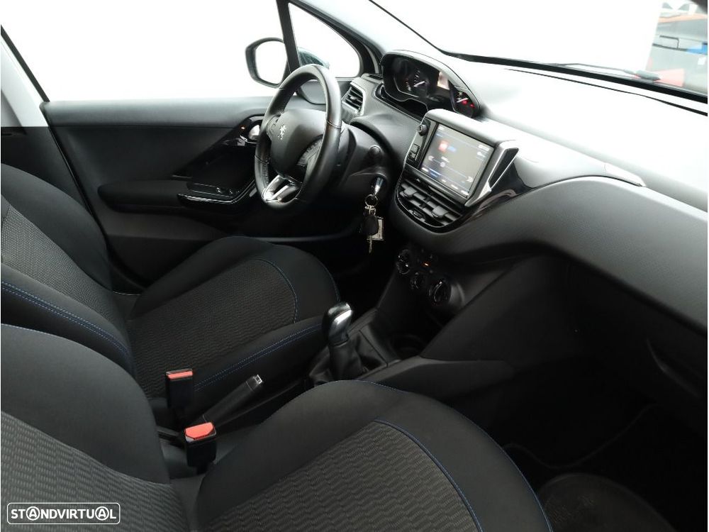 Peugeot 208 1.6 BlueHDi Style - 13