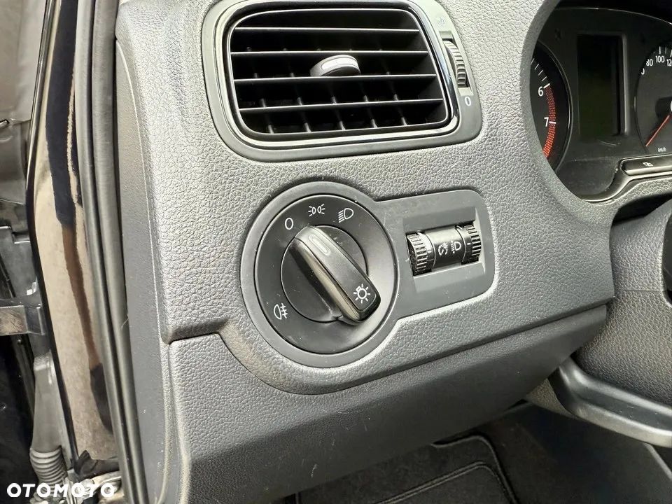 Volkswagen Polo 1.4 16V Comfortline - 20