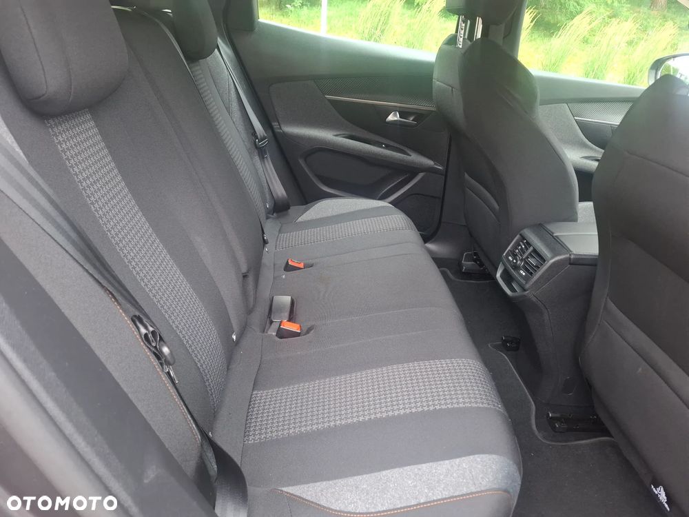 Peugeot 3008 1.2 PureTech Active Pack S&S EAT8 - 9