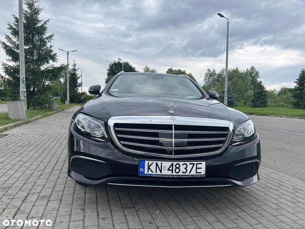 Mercedes-Benz Klasa E 220 d T 9G-TRONIC Exclusive - 2