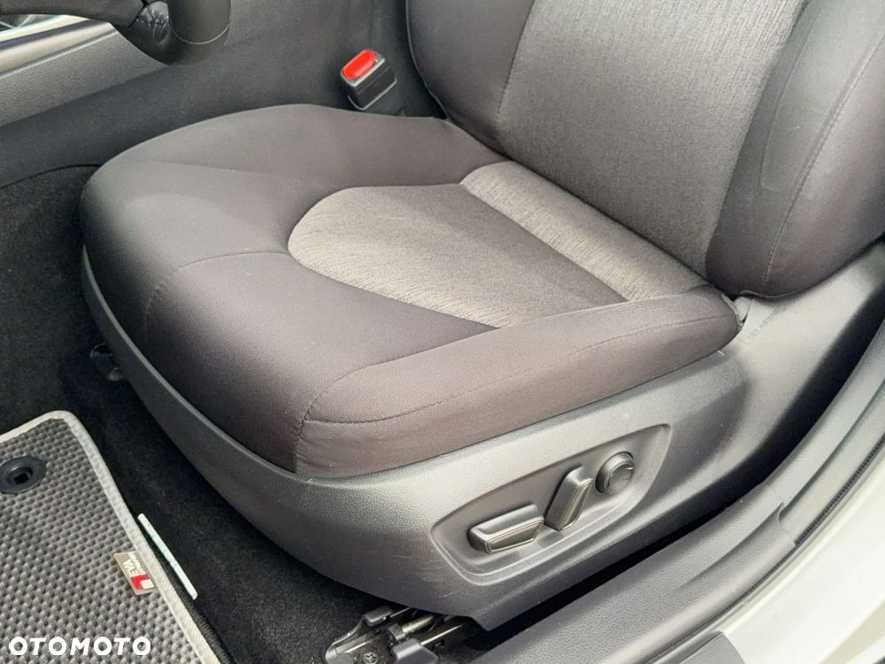 Toyota Camry - 17