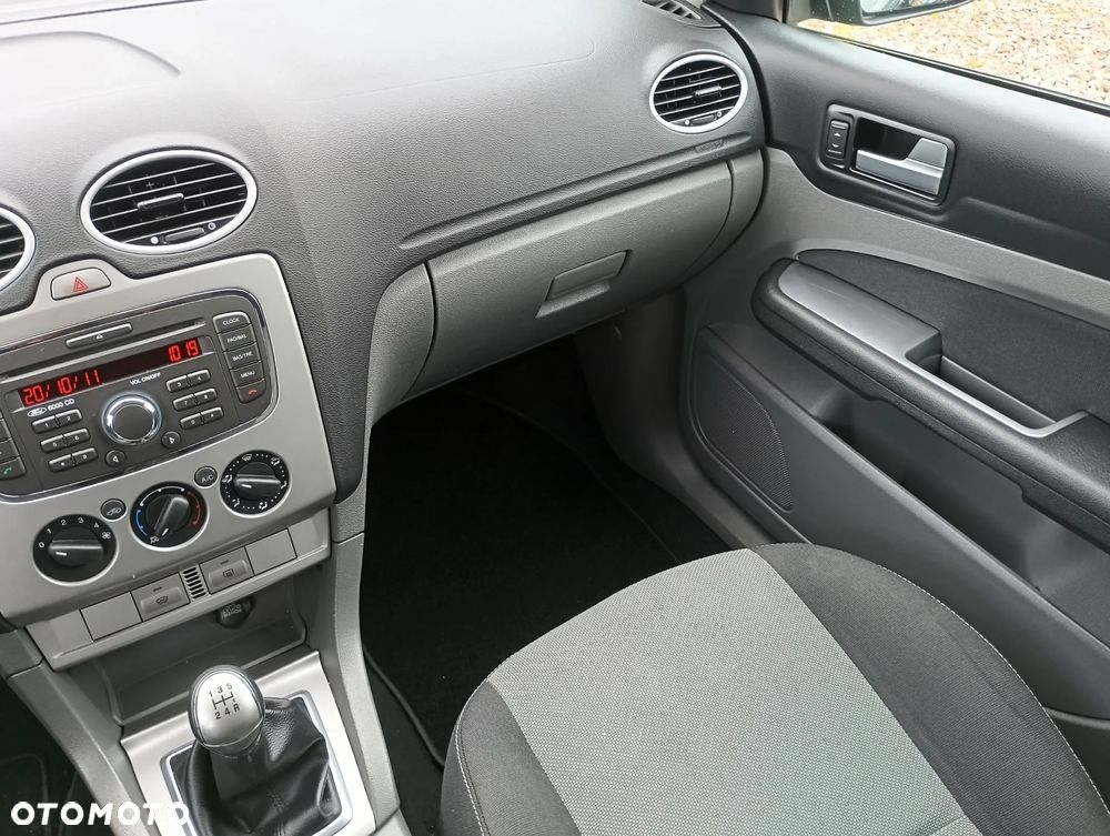 Ford Focus 1.6 TDCi Titanium ECOnetic - 19