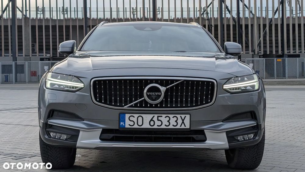 Volvo V90 Cross Country T6 AWD - 32