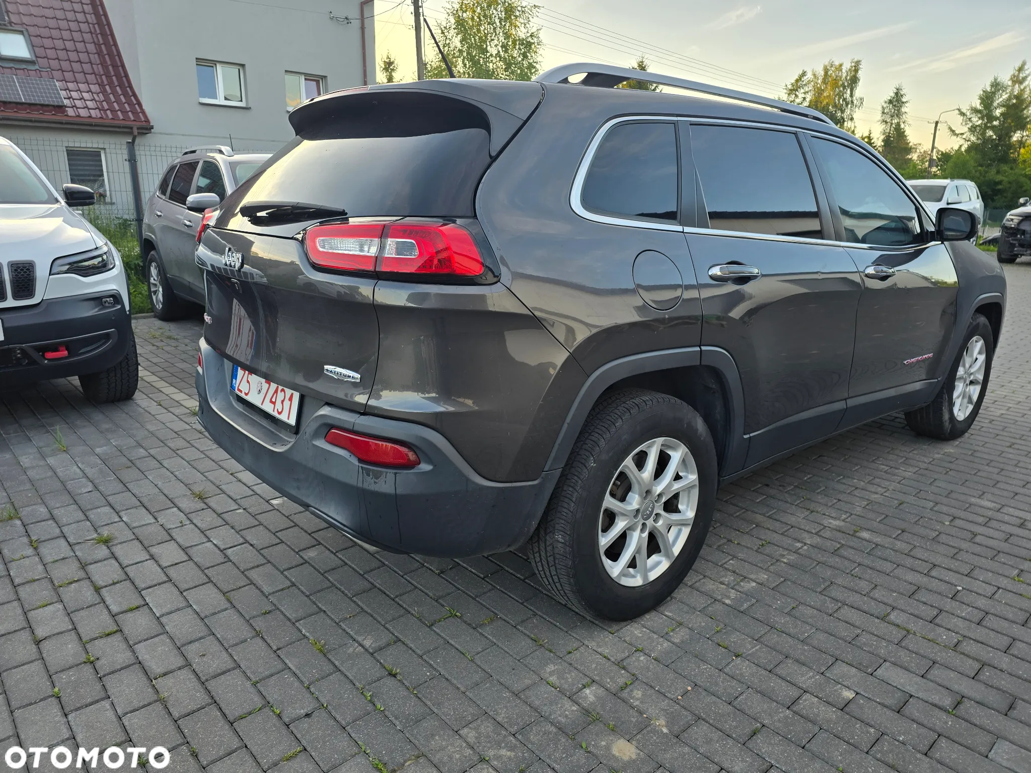 Jeep Cherokee - 6