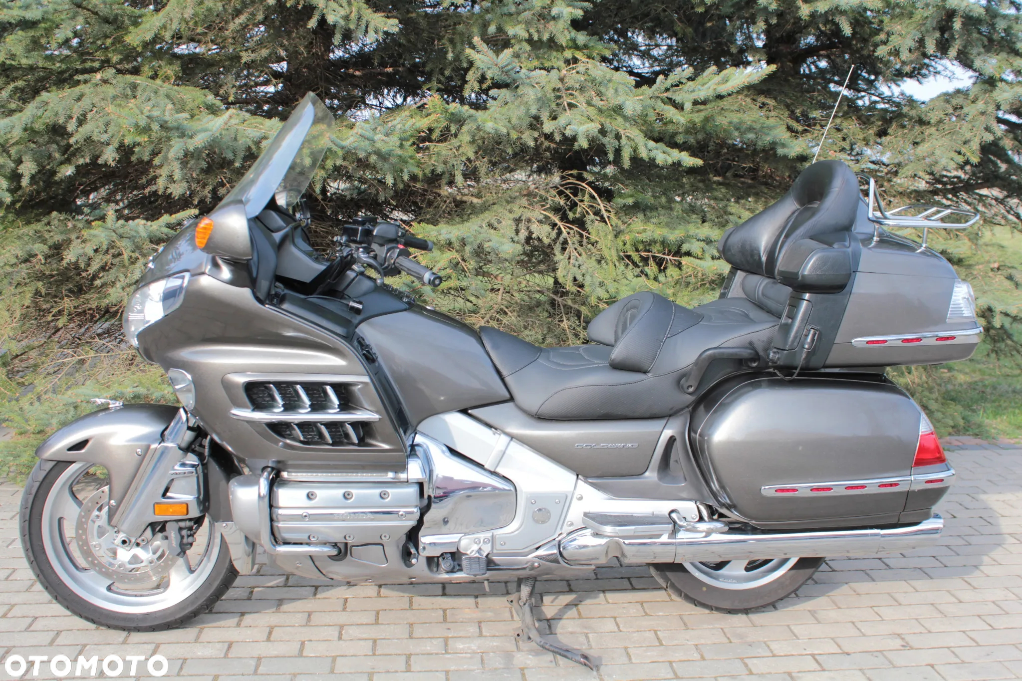 Honda GL - 24