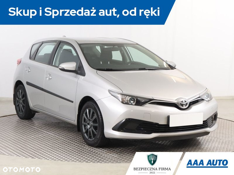Toyota Auris - 2