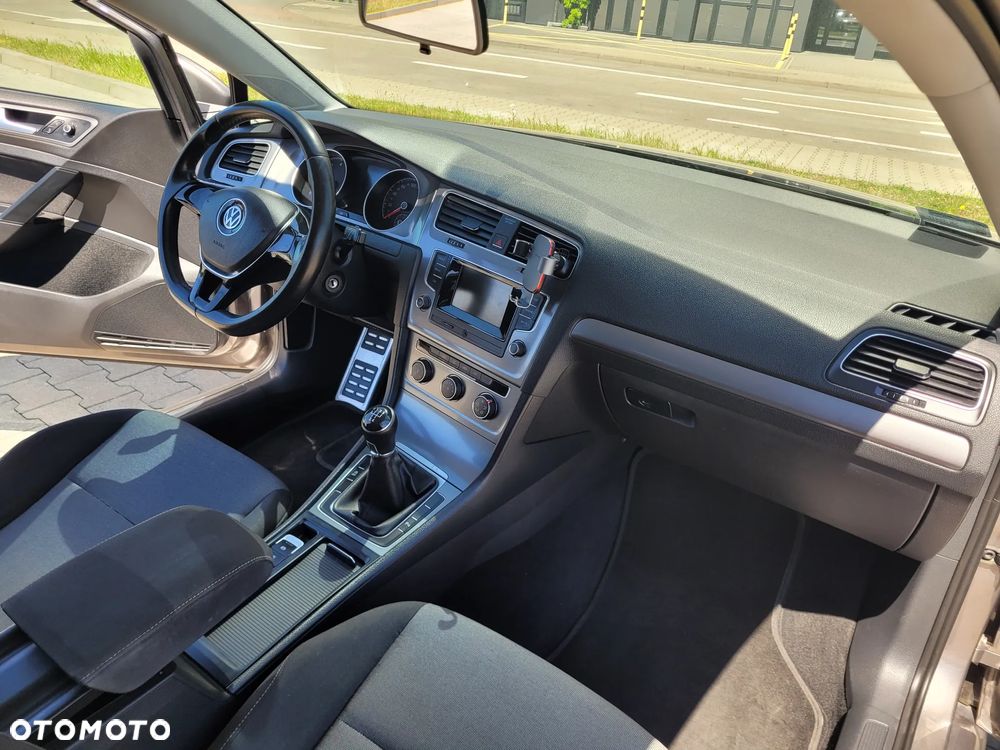 Volkswagen Golf 1.2 TSI BMT Trendline - 23