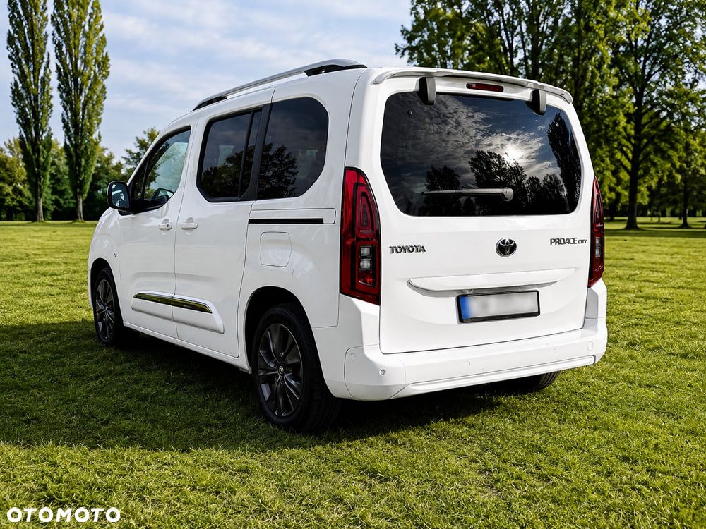 Toyota Proace City Verso 1.2 D-4T Family - 3