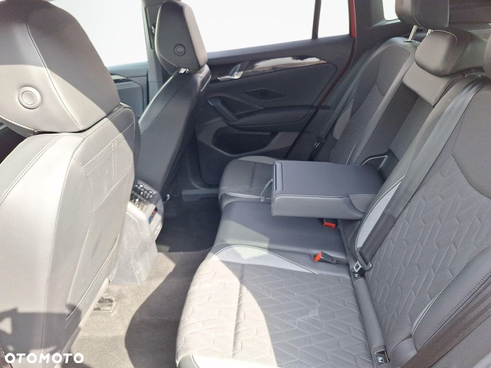 Volkswagen Tiguan - 12