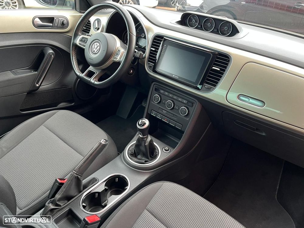 VW New Beetle - 13