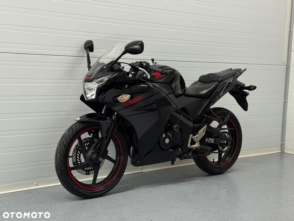 Honda CBR - 12