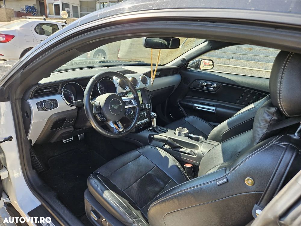 Ford Mustang - 10