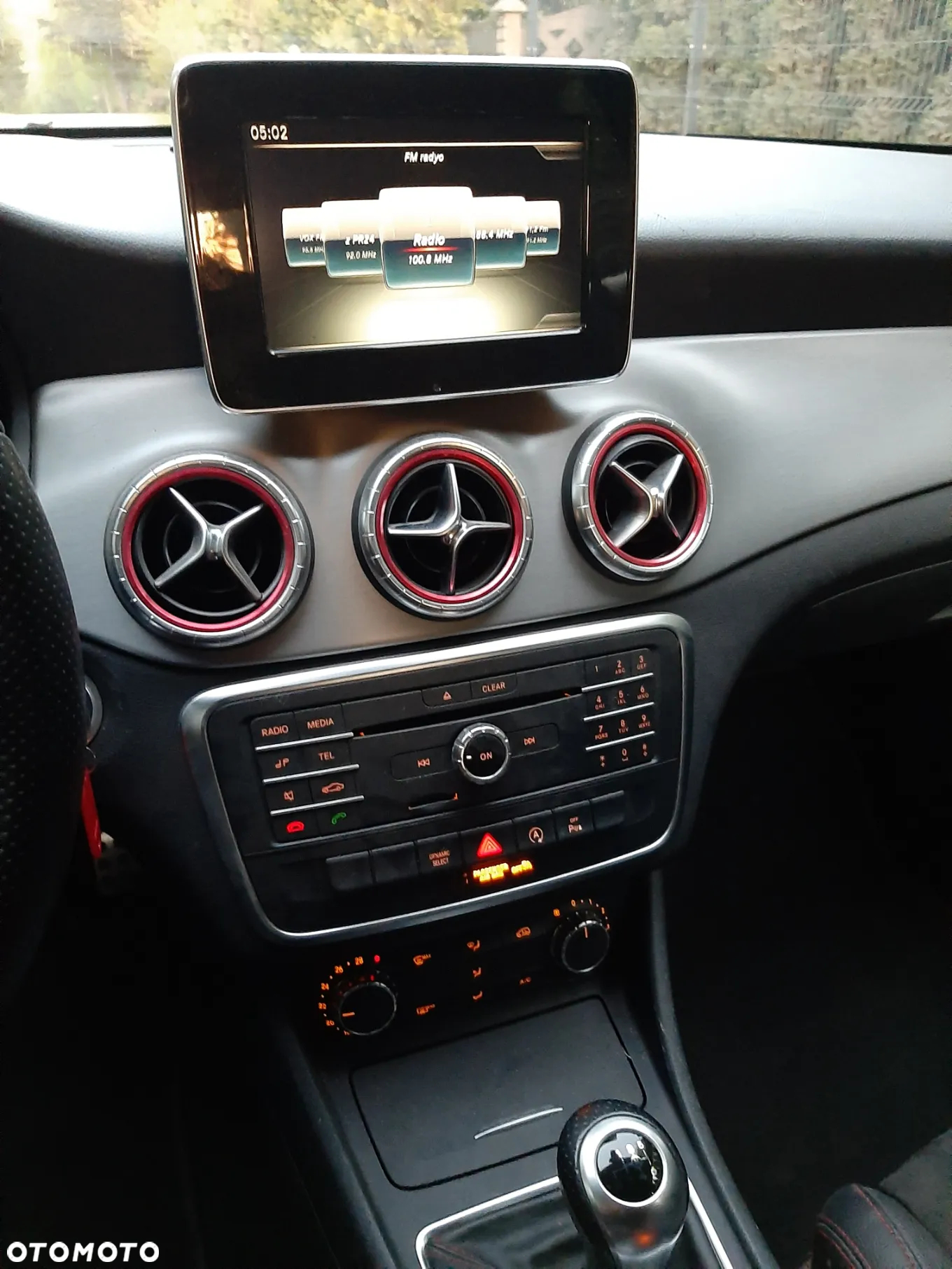 Mercedes-Benz CLA Shooting Brake 180 AMG Line - 16