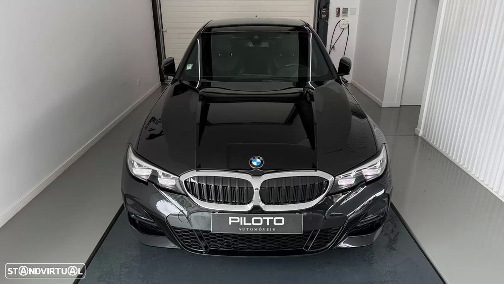 BMW 330 e Edição Desportiva M Auto - 4