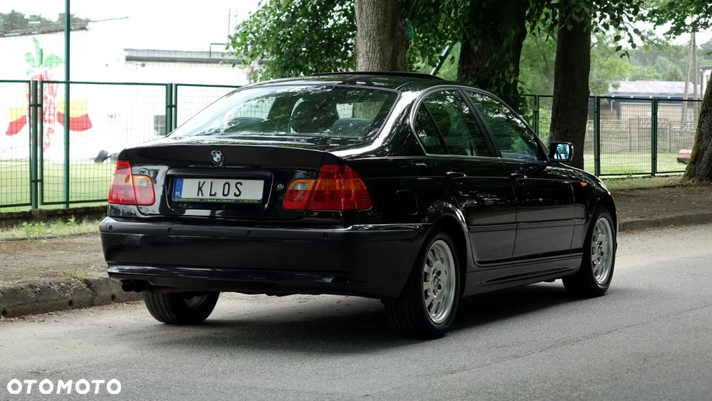 BMW Seria 3 320i - 33