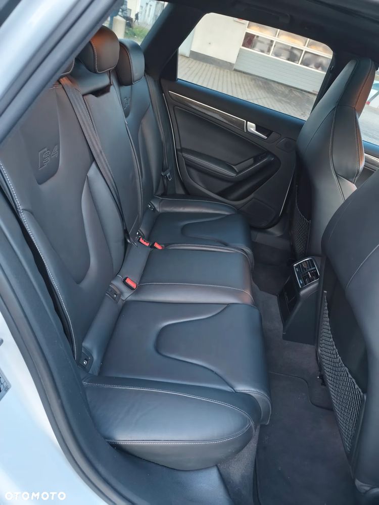 Audi S4 Avant - 10
