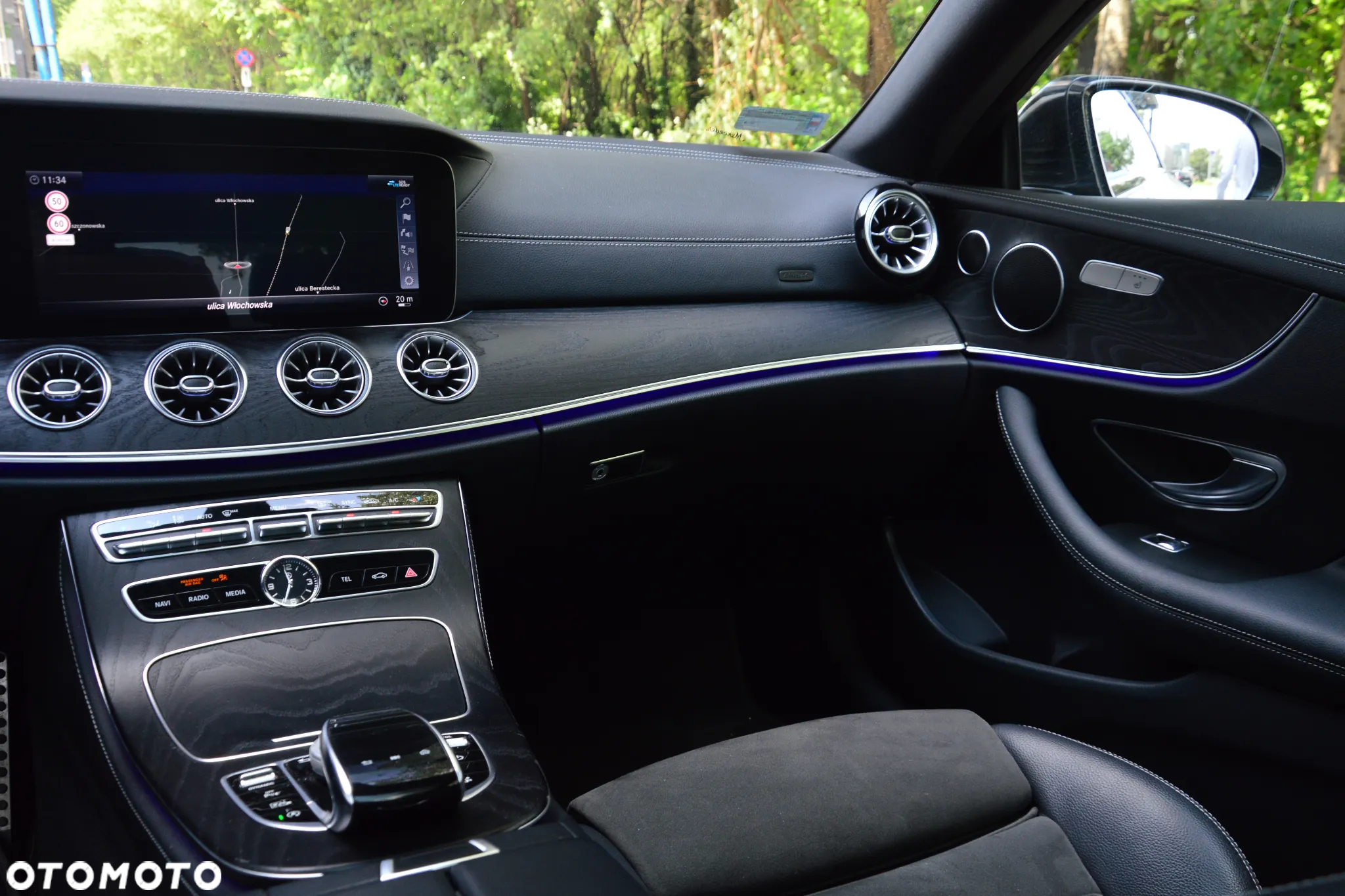 Mercedes-Benz Klasa E 220 d Coupe 4-Matic 9G-TRONIC - 17