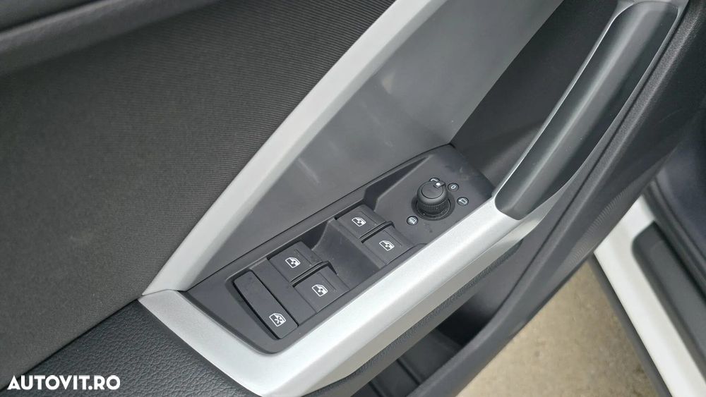 Audi Q3 2.0 35 TDI S tronic - 8