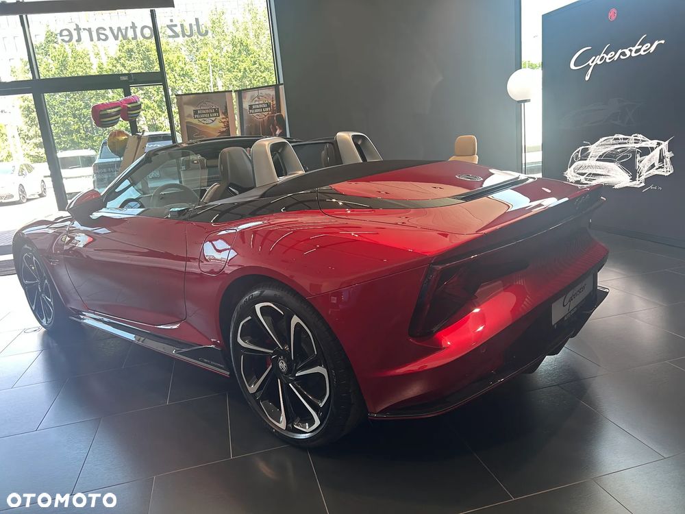 MG Cyberster 77kWh AWD Czarny Dach - 8