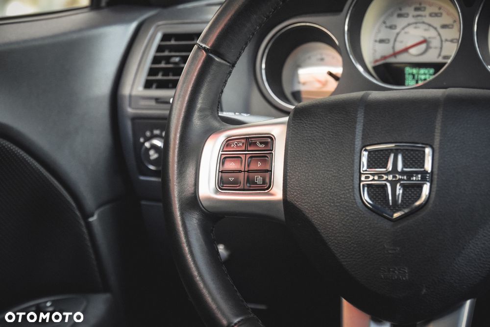 Dodge Challenger - 17