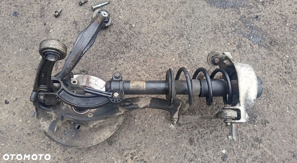 AUDI A4 B8 2,0TDI MCPHERSON PRAWY 8K0413031AF - 1