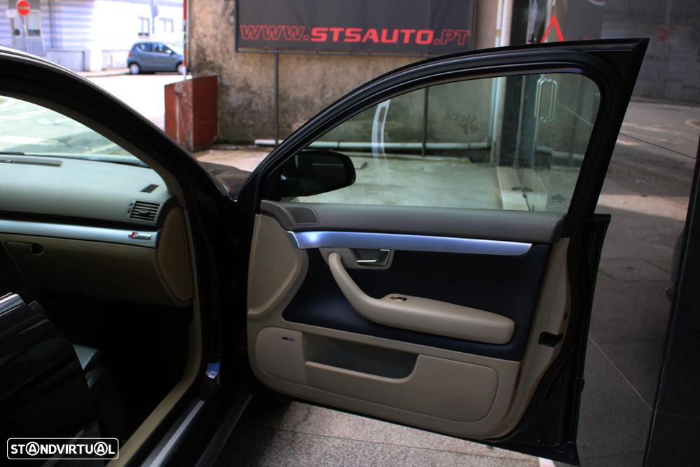 Audi A4 Avant 2.0 TDi S-line - 29