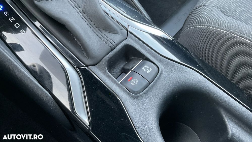 Toyota Corolla 1.8 HSD TS Dynamic - 35